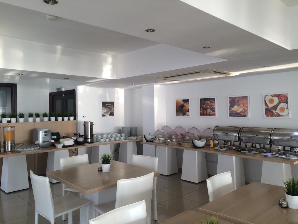 Les Palmiers Luxury Suites Larnaca Luaran gambar